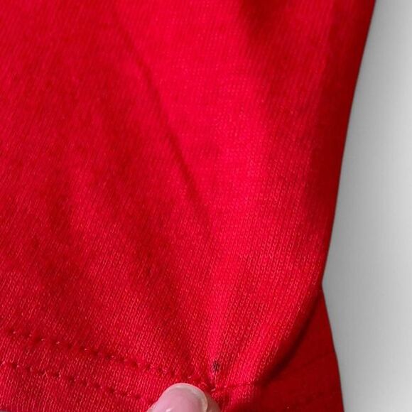 NWT Red and black 1-800 broken hearts graphic t-shirt - Picture 3 of 5